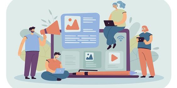 Strategi web marketing digital yang menampilkan grafik peningkatan trafik website di layar laptop.