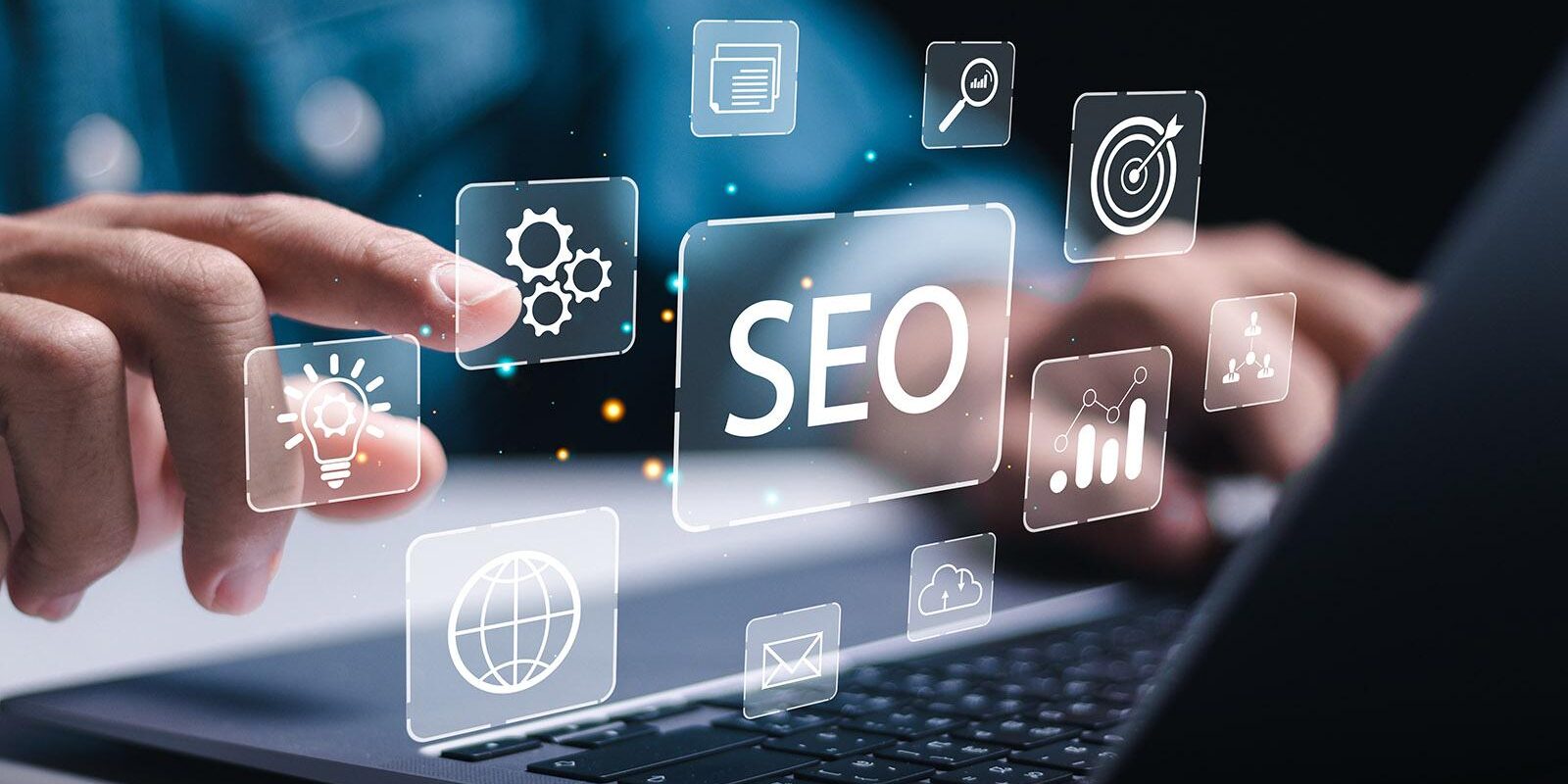 Layanan SEO Efektif untuk Meningkatkan Ranking Google. strategi SEO dengan grafik peningkatan ranking Google di layar laptop.